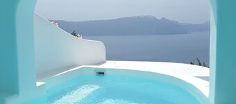 Chelidonia Luxury Suites - Adults Only