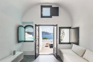 Honeymoon Suite, Plunge Pool, Caldera View | Vistas desde la habitación