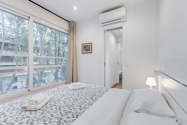 Appartement Luxe | 1 chambre, literie de qualité supérieure, bureau, rideaux occultants