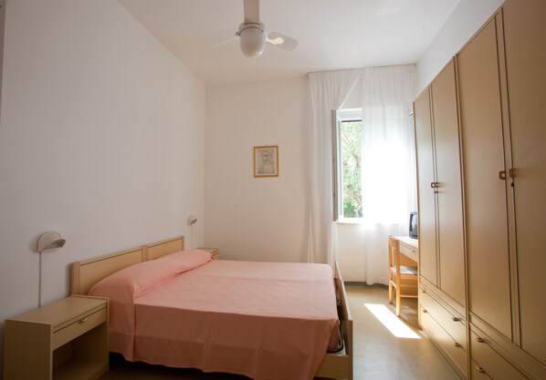 Doppel- oder Zweibettzimmer