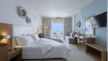 Superior Double Room, Sea View | 1 bedroom, premium bedding, minibar, in-room safe