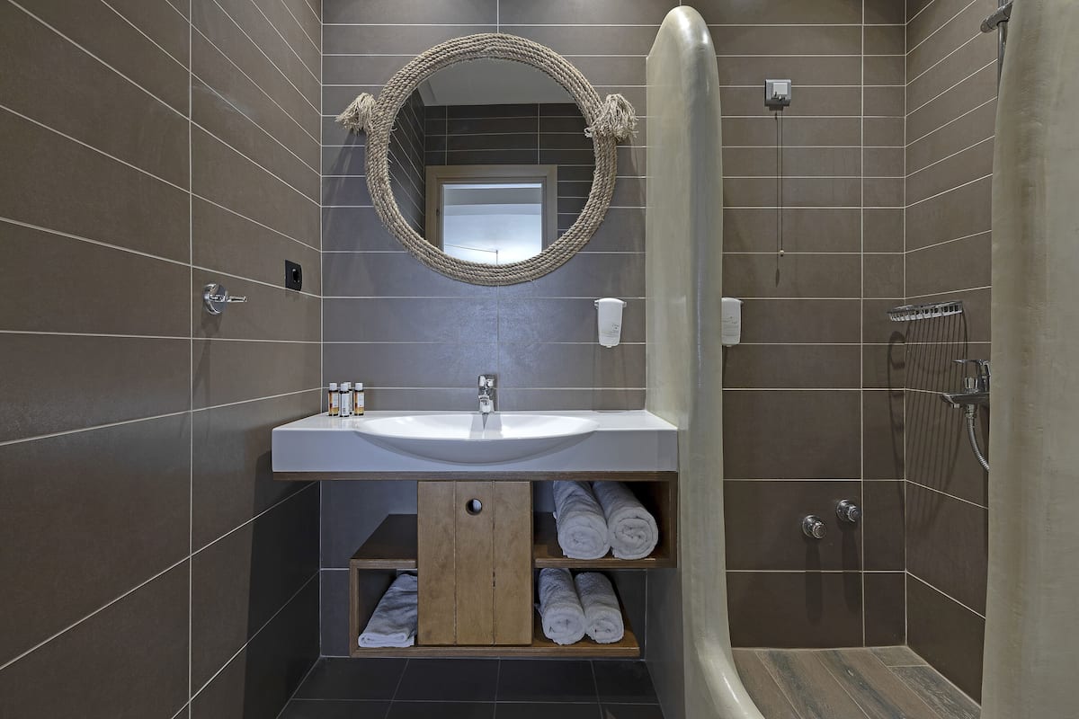 shower, free toiletries, hair dryer, bathrobes