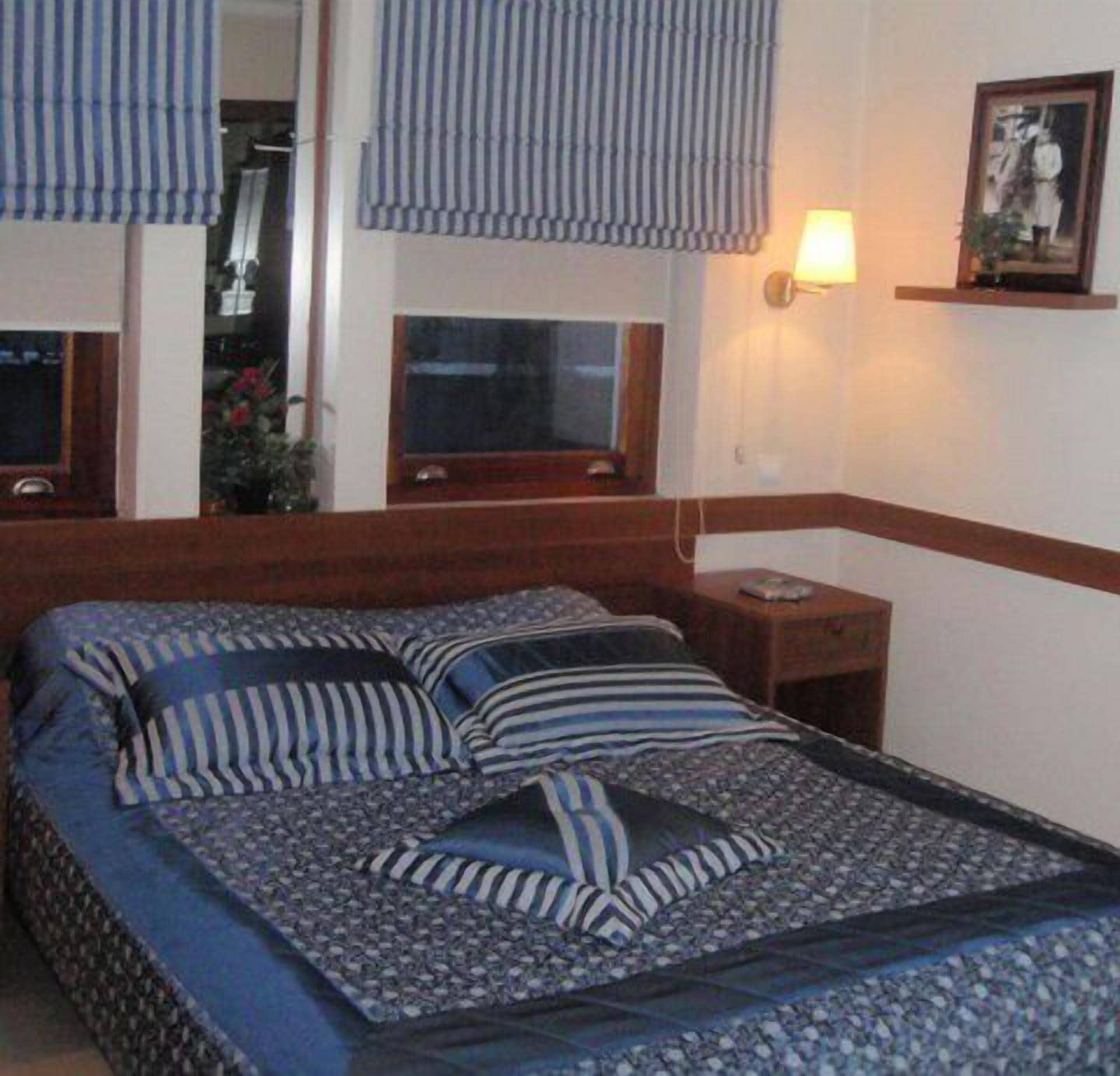 standard double room | free wifi, bed sheets