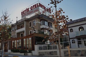 Front of property - Butik Pendik Hotel (Istanbul)