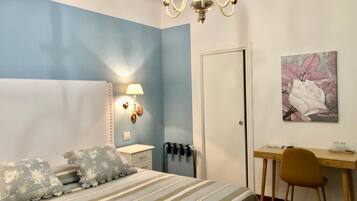 Doppelzimmer | Minibar, Schreibtisch, Bügeleisen/Bügelbrett, Zustellbetten