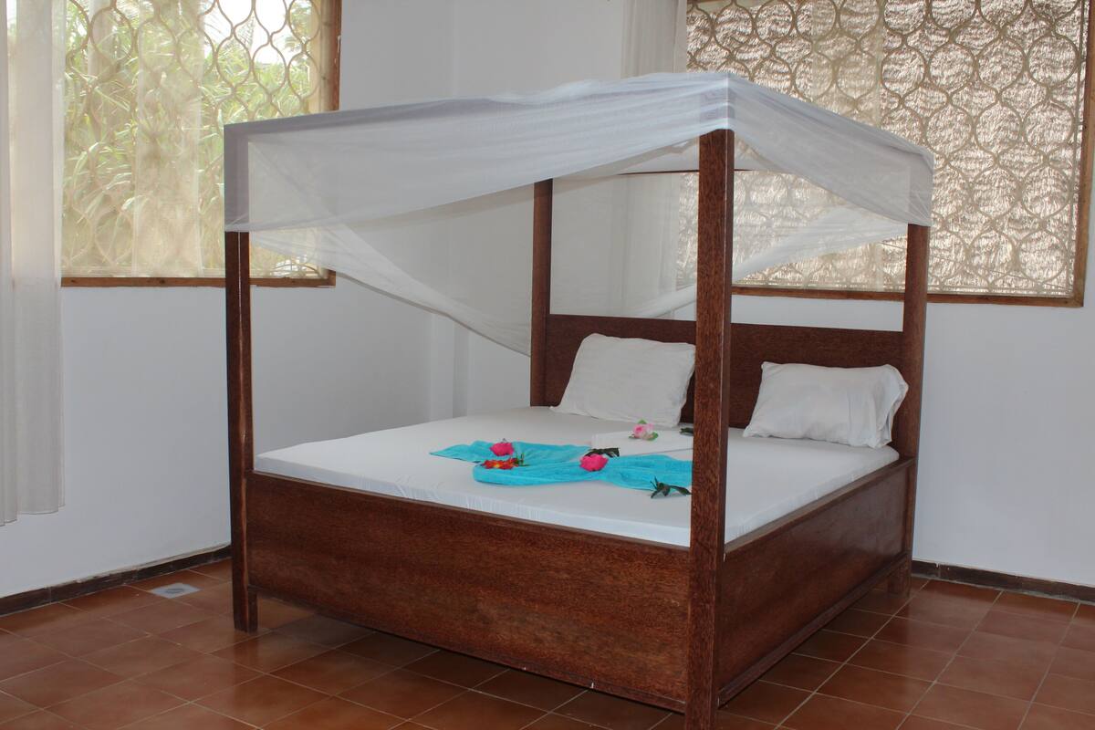 Habitació doble o amb dos llits individuals familiar, 2 dormitoris, no fumadors, vistes al mar | Wifi gratuïta 