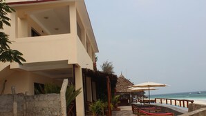 Unclassified image, 4 of 19, button - Faridu Beach House (Nungwi)