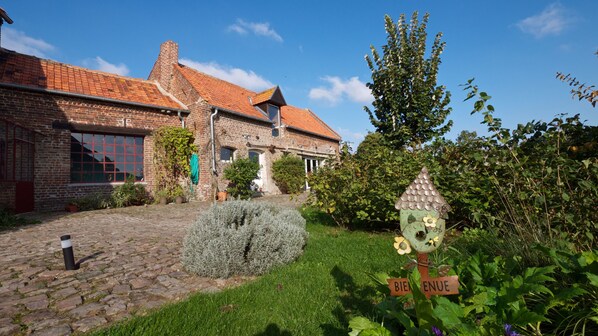 Façana frontal de l'allotjament