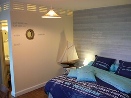 Double or Twin Room (Opaline) | Individually decorated, individually furnished, desk, blackout drapes