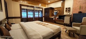 Habitación estándar | Ropa de cama de alta calidad, minibar, caja fuerte