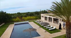 Indoor pool, outdoor pool, sun loungers - Kasbah Mamouna (Ounagha)
