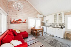 1 bedroom, blackout drapes, free WiFi, bed sheets - Pikku Torppa Cottage (Kotka)
