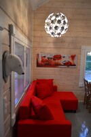 Casa de campo, 3 habitaciones | Zona de estar | Una televisión de pantalla plana, una chimenea