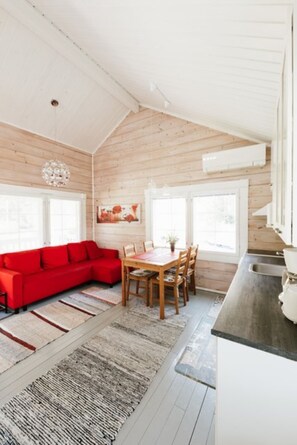 1 dormitorio, cortinas opacas, wifi gratis y ropa de cama