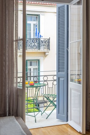 C1 One Bedroom Apartment, Balcony and Partial Acropolis view | 발코니