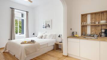 B1 One Bedroom Apartment, Street View | 1 間睡房、埃及棉床單、高級寢具、記憶棉床墊