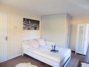 4 bedrooms, free WiFi
