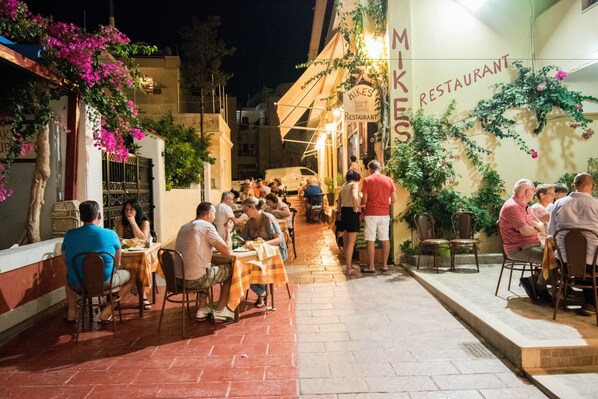 Outdoor dining - Mike's Studios (Karpathos)