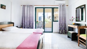 Apartamento urbano, 2 camas de solteiro, sacada, vista para o mar | Camas extras/dobráveis (sobretaxa), Wi-Fi de cortesia