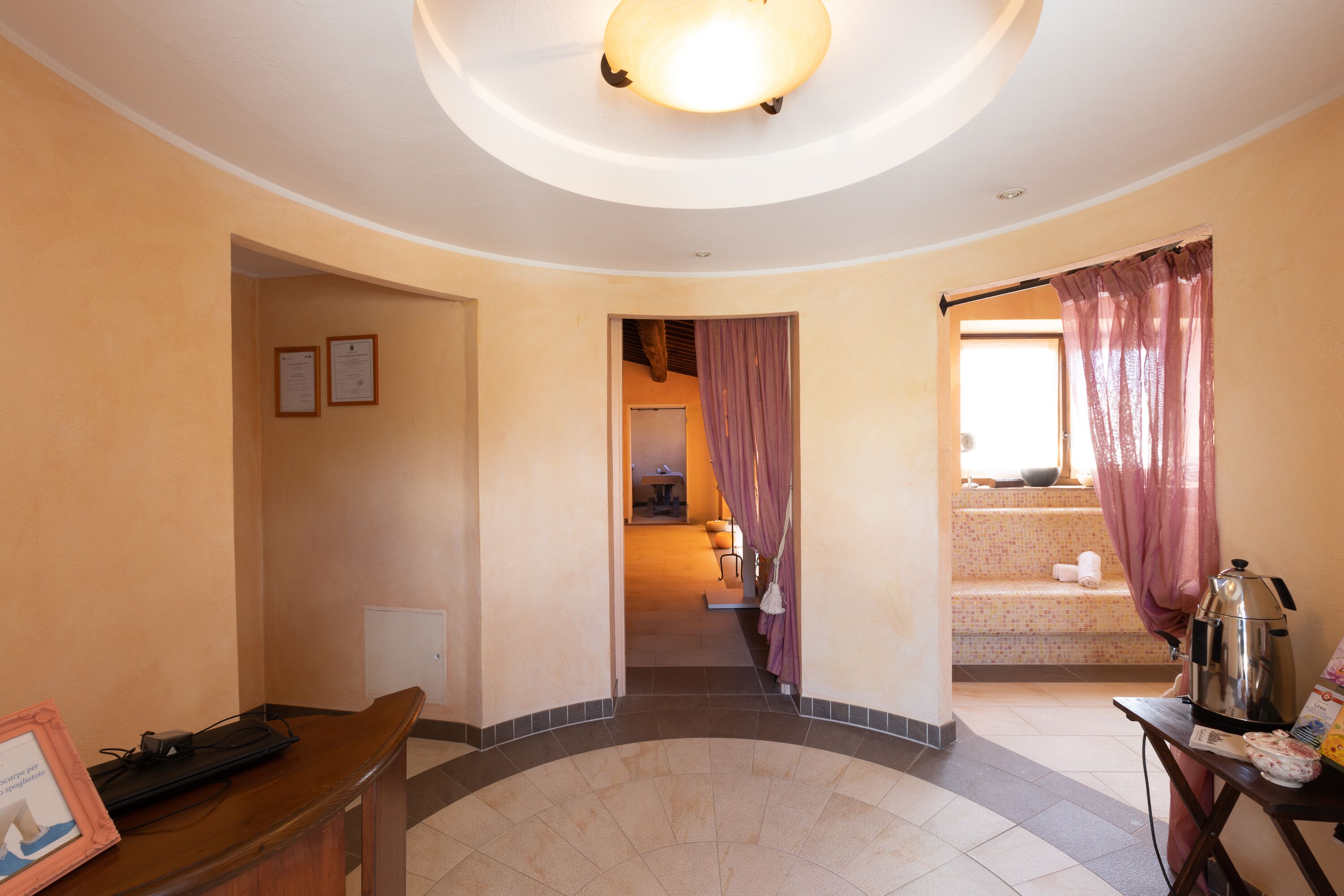 couples treatment room(s), sauna, hot tub, turkish bath/hammam