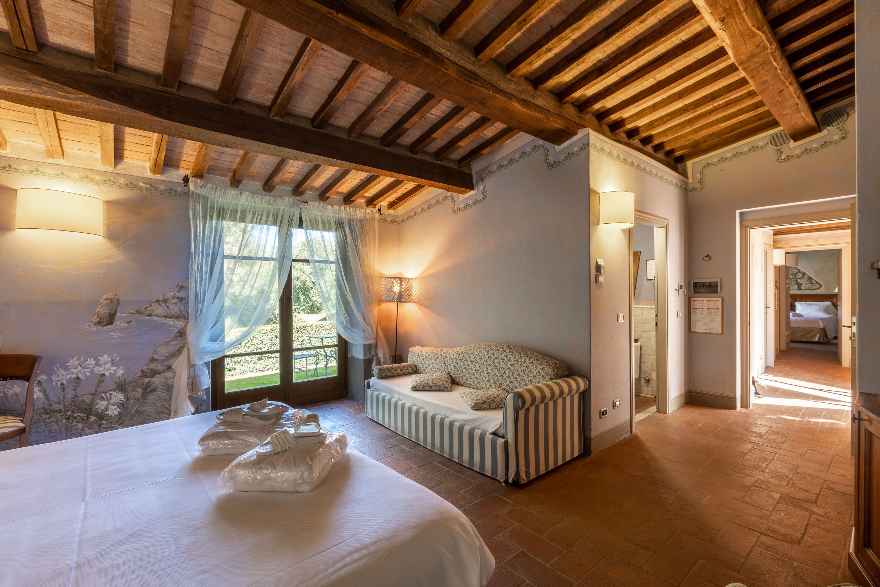 superior room | 1 bedroom, premium bedding, minibar, in-room safe