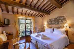 Ropa de cama de alta calidad y minibar