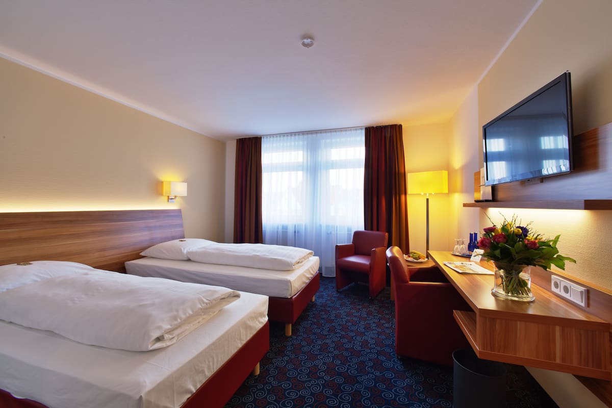 Comfort Double Room | Premium bedding, in-room safe, desk, blackout drapes