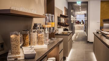 Free daily buffet breakfast