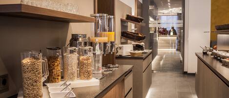 Free daily buffet breakfast