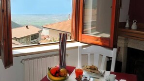 Free daily local cuisine breakfast