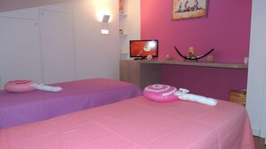 Minibar, desk, soundproofing, cribs/infant beds