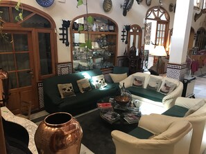 บริเวณนั่งเล่นที่ล็อบบี้