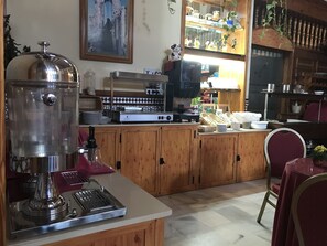 Free daily buffet breakfast - Hotel El Paso (Vejer de la Frontera)