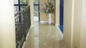 Unclassified image, 2 of 33, button - Ridge Over Suites (Accra)