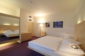 객실 내 금고, 책상, 방음 설비, 다리미/다리미판