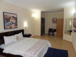 Apartment, 4 Bedrooms | Desk, laptop workspace, free WiFi, bed sheets - Signature Apartments Lagos (Lekki)