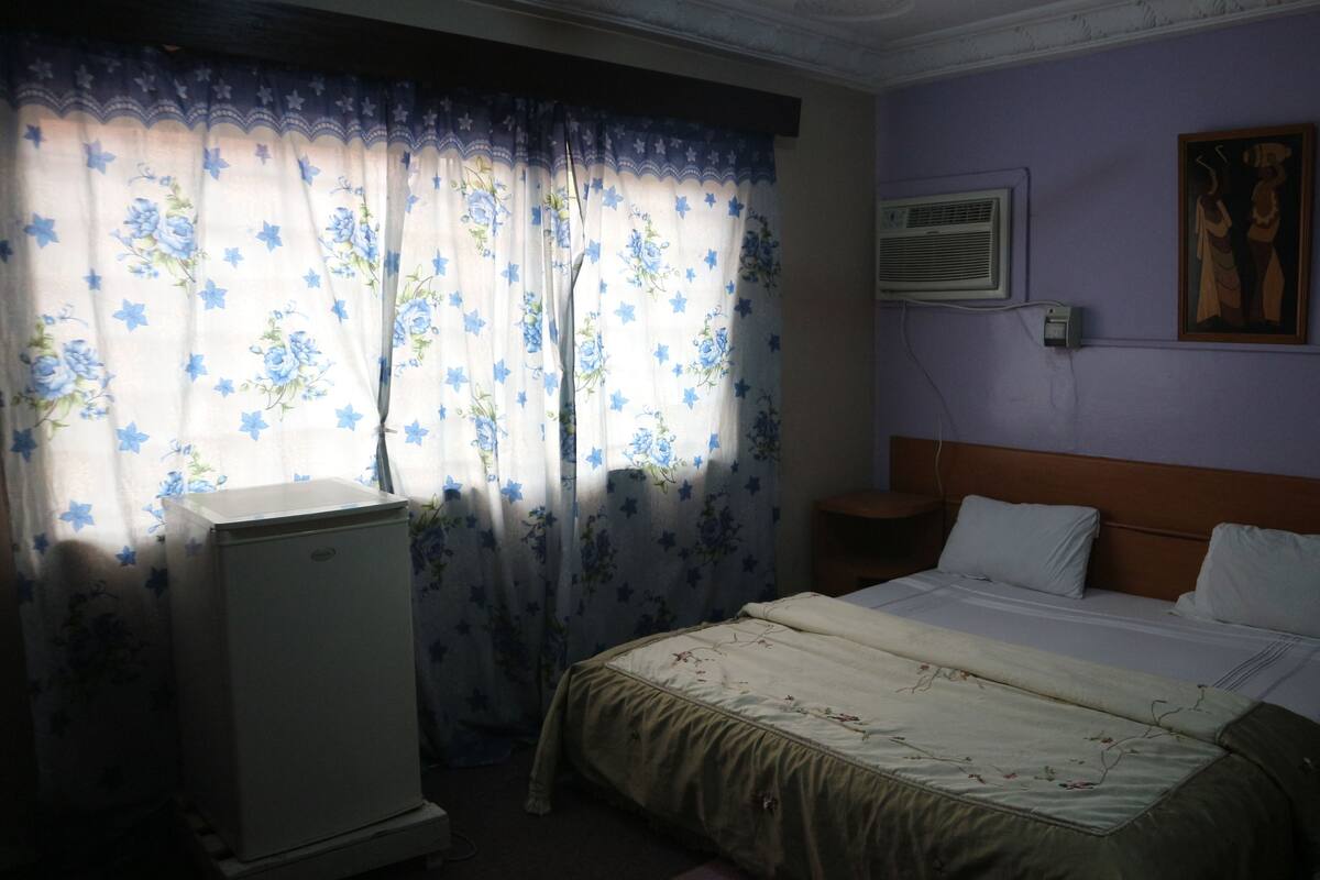 Standard Double Room, 1 Bedroom | Meja, Wi-fi percuma
