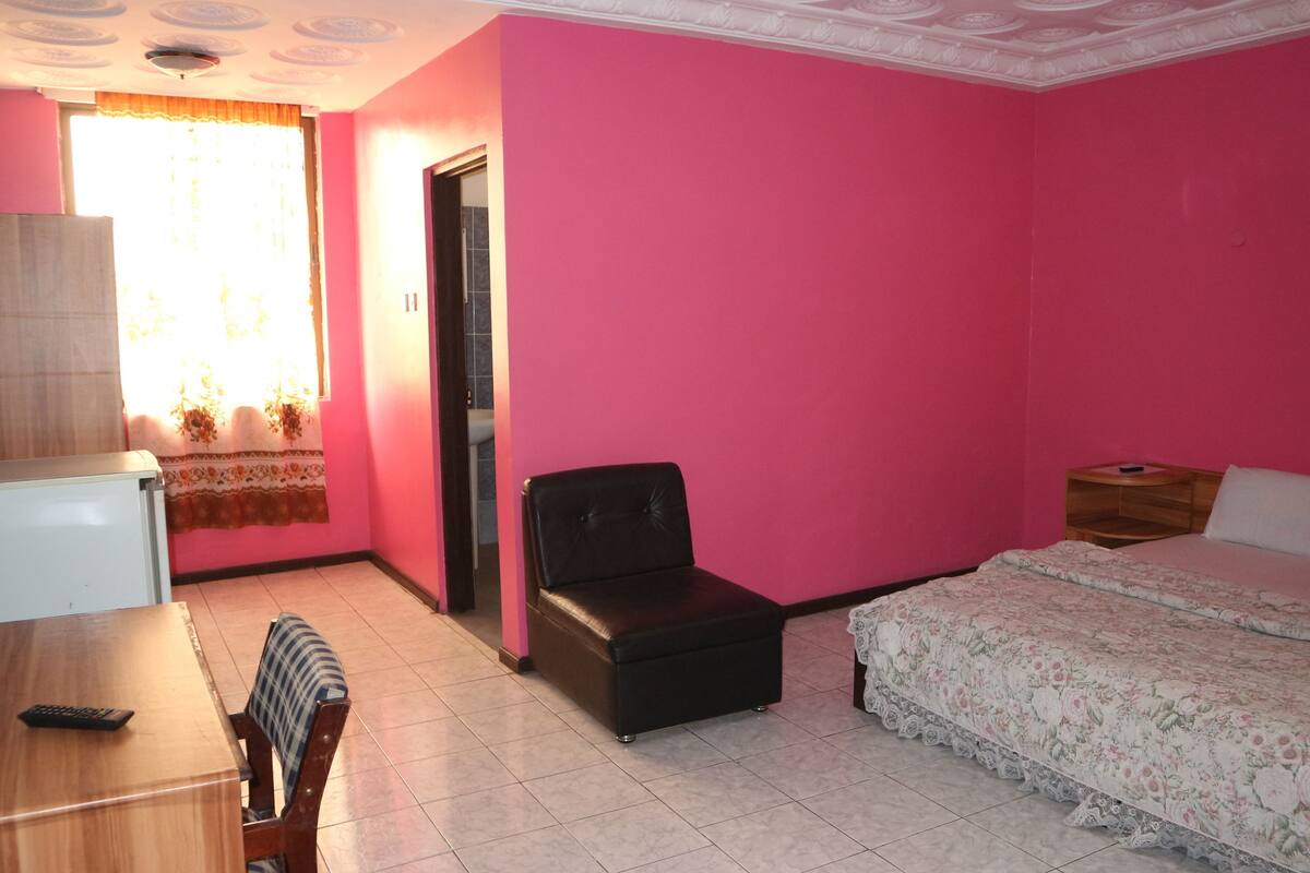 Twin Room, 1 Bedroom | Meja, Wi-fi percuma