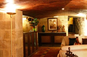 Lobby sitting area - Hotel Afan de Rivera (Úbeda)