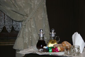 Free daily buffet breakfast - Hotel Afan de Rivera (Úbeda)