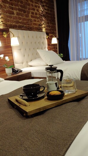 Family Room, Multiple Beds | Premium bedding, free minibar items, in-room safe, desk - Vita Suites Karakoy (Istanbul)