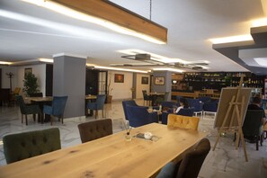 Lobby lounge - Can Grand Hotel  (Ankara)