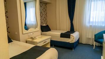 Standard Twin Room | Premium bedding, minibar, in-room safe, desk