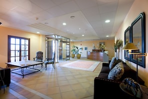 Reception - Hotel de Bodegas Hacienda Albae (Argamasilla de Alba)