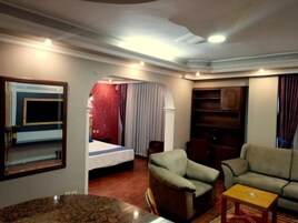 Suit Oda | Minibar, masa, ses yalıtımı, ütü/ütü masası 