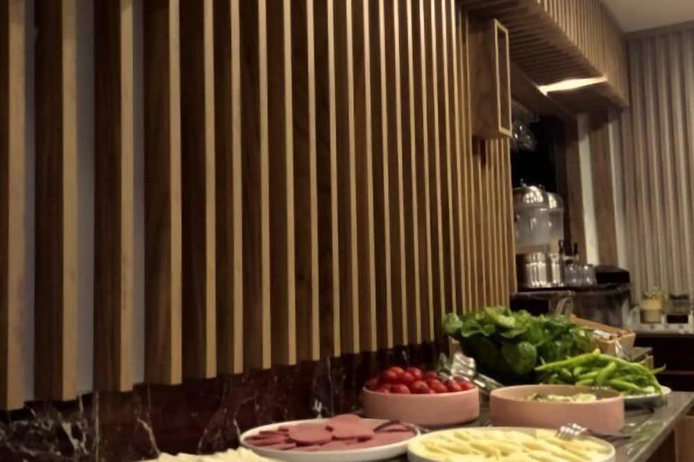 Anibal Hotel