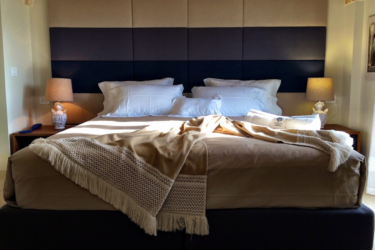 Premium bedding, minibar, in-room safe, desk