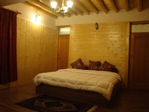 Deluxe-Doppelzimmer, 1 Doppelbett, Bergblick