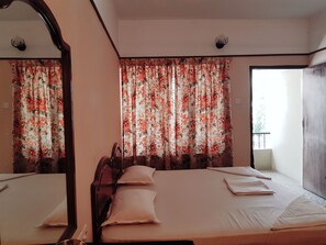 Standard Double Room, 1 Bedroom, Balcony - Hotel Keerthi (Thiruvananthapuram)
