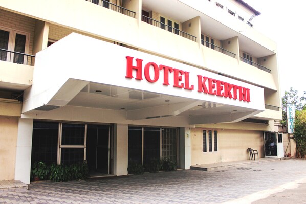 Front of property - Hotel Keerthi (Thiruvananthapuram)